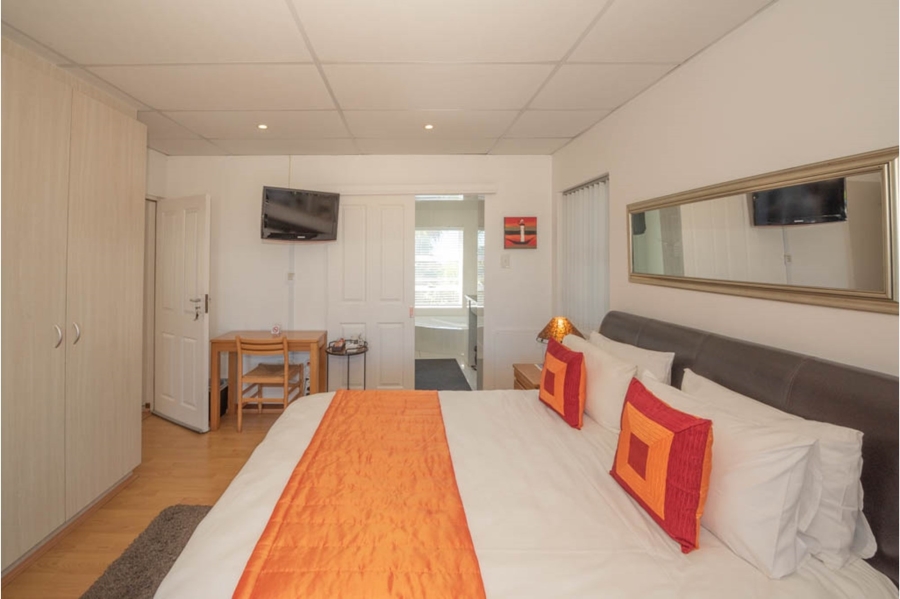 6 Bedroom Property for Sale in Humerail Eastern Cape